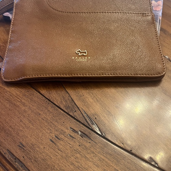 Radley London tan / brown crossbody purse 9” x 6” - Picture 4 of 10